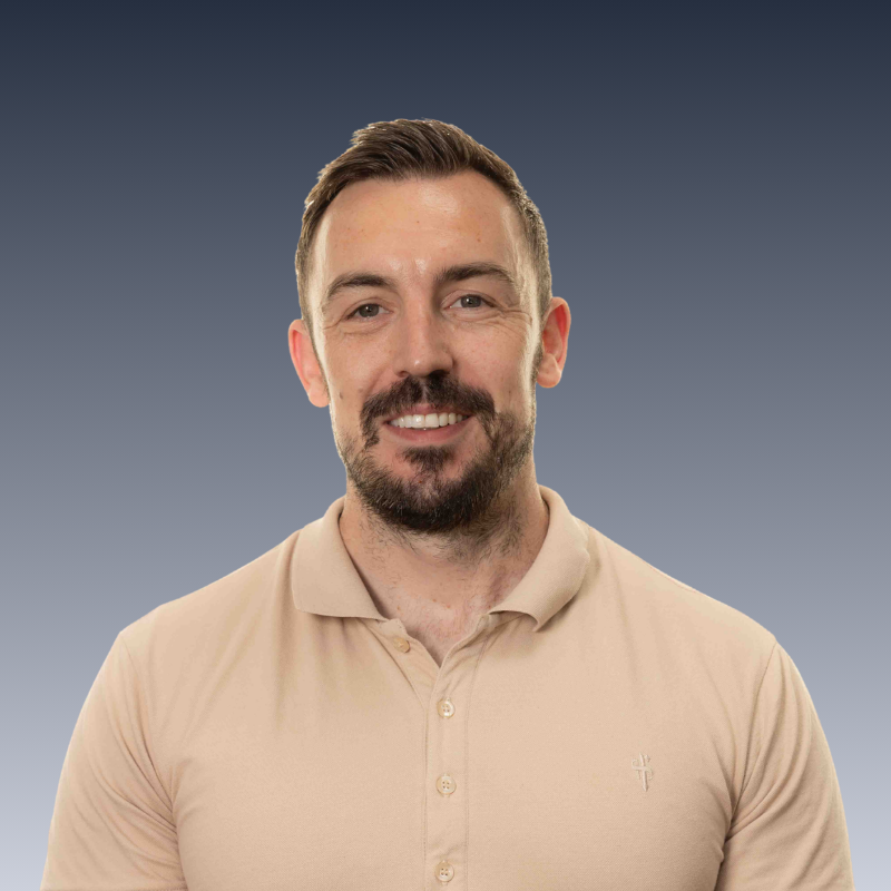 Joe Pereira Headshot BG